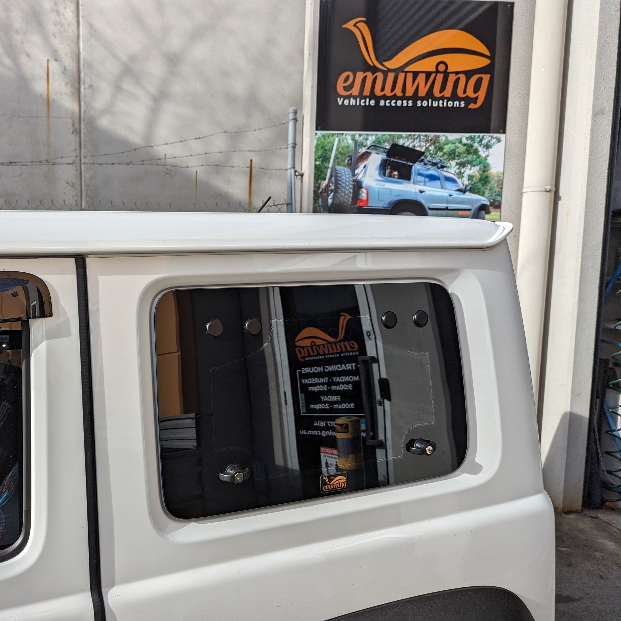 EMUWING Gullwing Style Windows (Jimny Models 2018-Current GLX & Lite 3-Door)