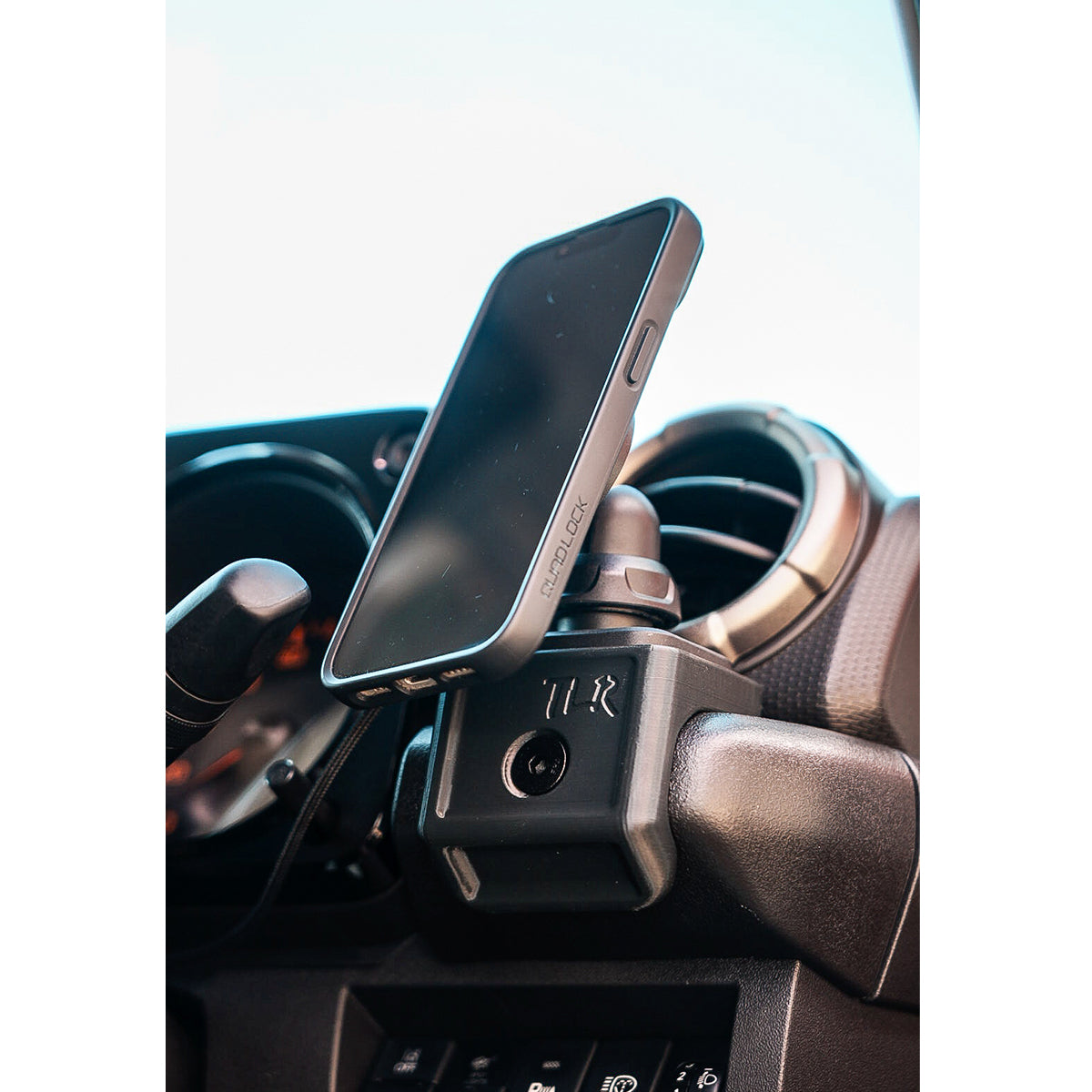 TLR - Quad Lock® MAG Phone Mount Bundle with Wireless Charging Head - Drivers Side (Jimny Models 2018-Current XL 5-Door, GLX & Lite 3-Door)