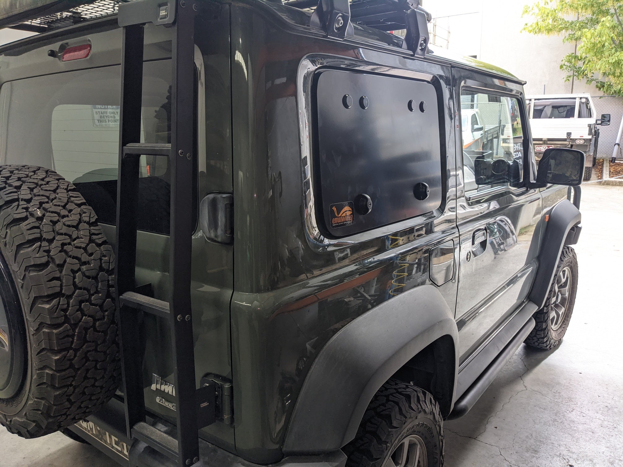 EMUWING Gullwing Style Windows (Jimny Models 2018-Current GLX & Lite 3-Door)