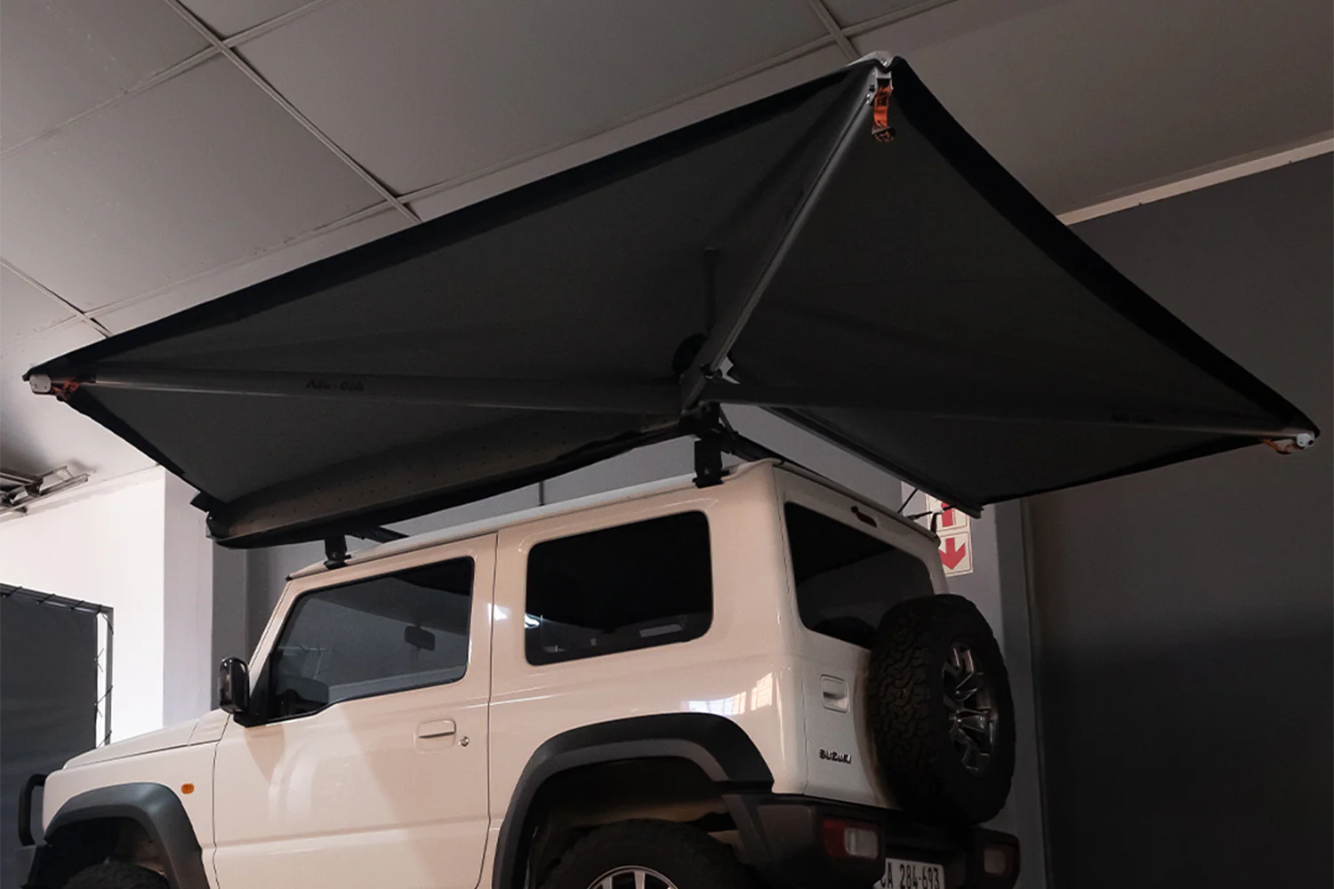 ALU-CAB 2 Meter 270° Shadow Awning (Jimny Models 2018-Current XL 5-Door, GLX & Lite 3-Door)