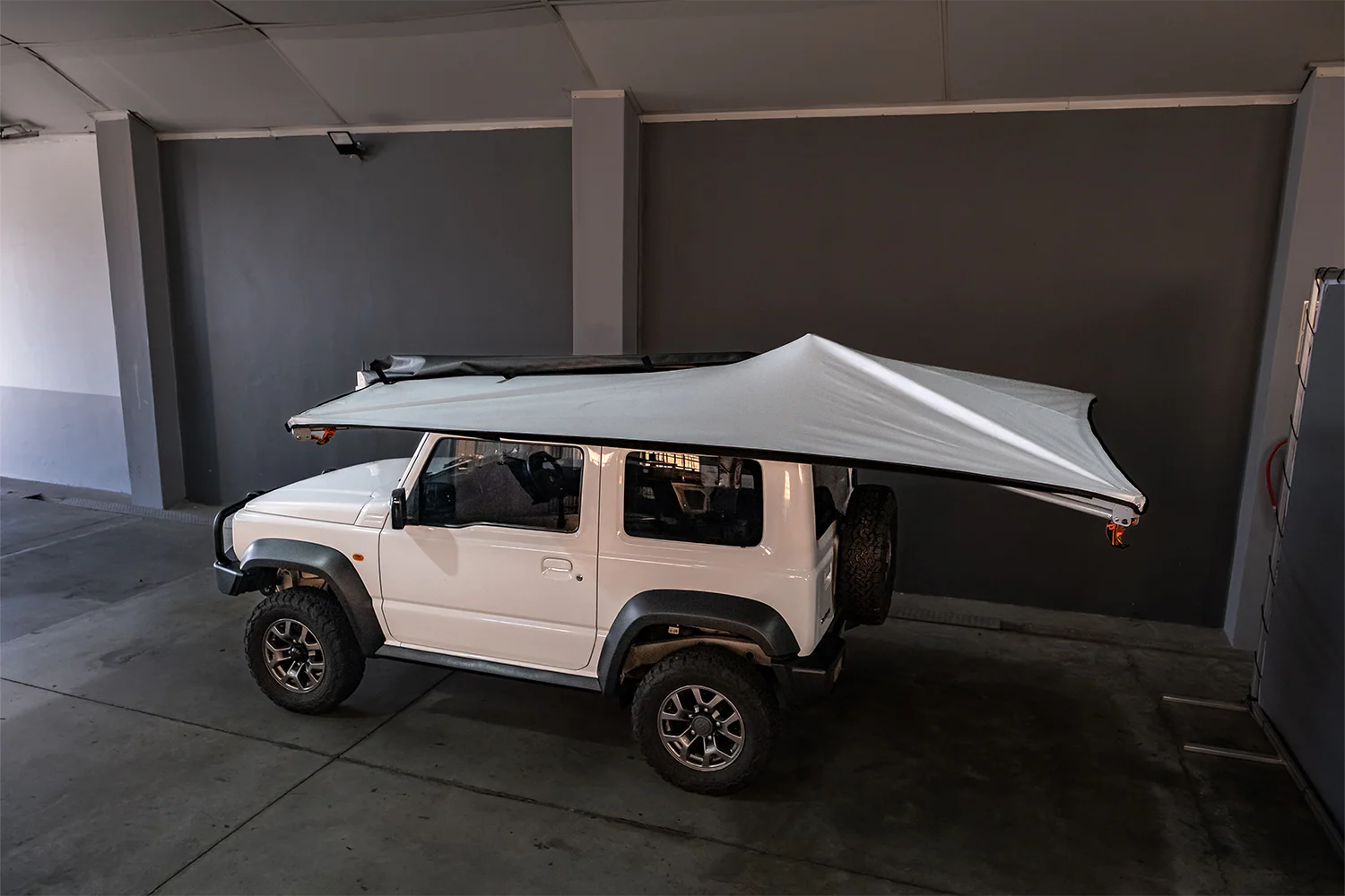 ALU-CAB 2 Meter 270° Shadow Awning (Jimny Models 2018-Current XL 5-Door, GLX & Lite 3-Door)