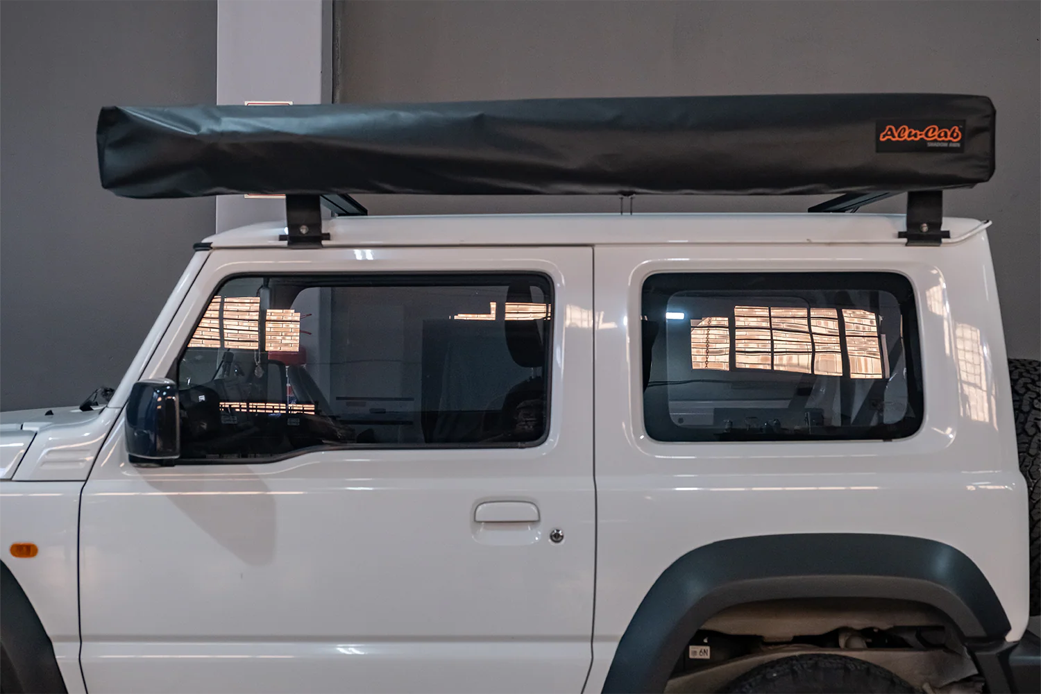 ALU-CAB 2 Meter 270° Shadow Awning (Jimny Models 2018-Current XL 5-Door, GLX & Lite 3-Door)