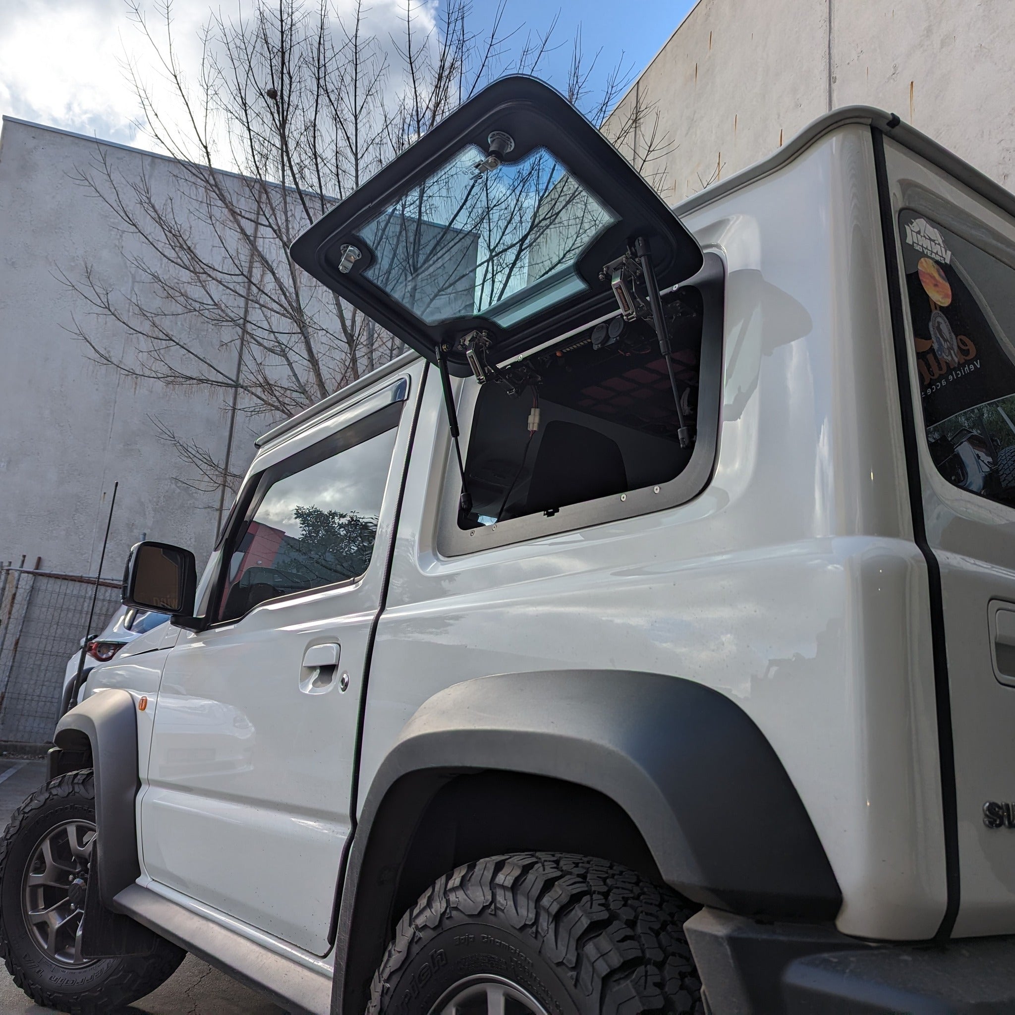EMUWING Gullwing Style Windows (Jimny Models 2018-Current GLX & Lite 3-Door)