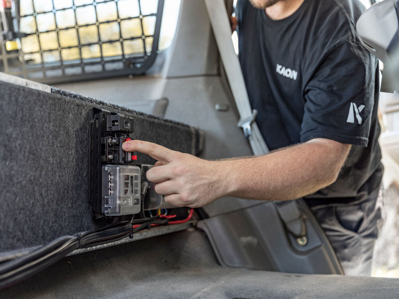 KAON Universal Fuse Bracket (Jimny Models 2018-Current XL 5-Door, GLX & Lite 3-Door)