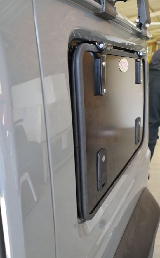 BUSHTECH Gullwing Style Rear Window Replacement (Jimny Models 2018-Current GLX & Lite)