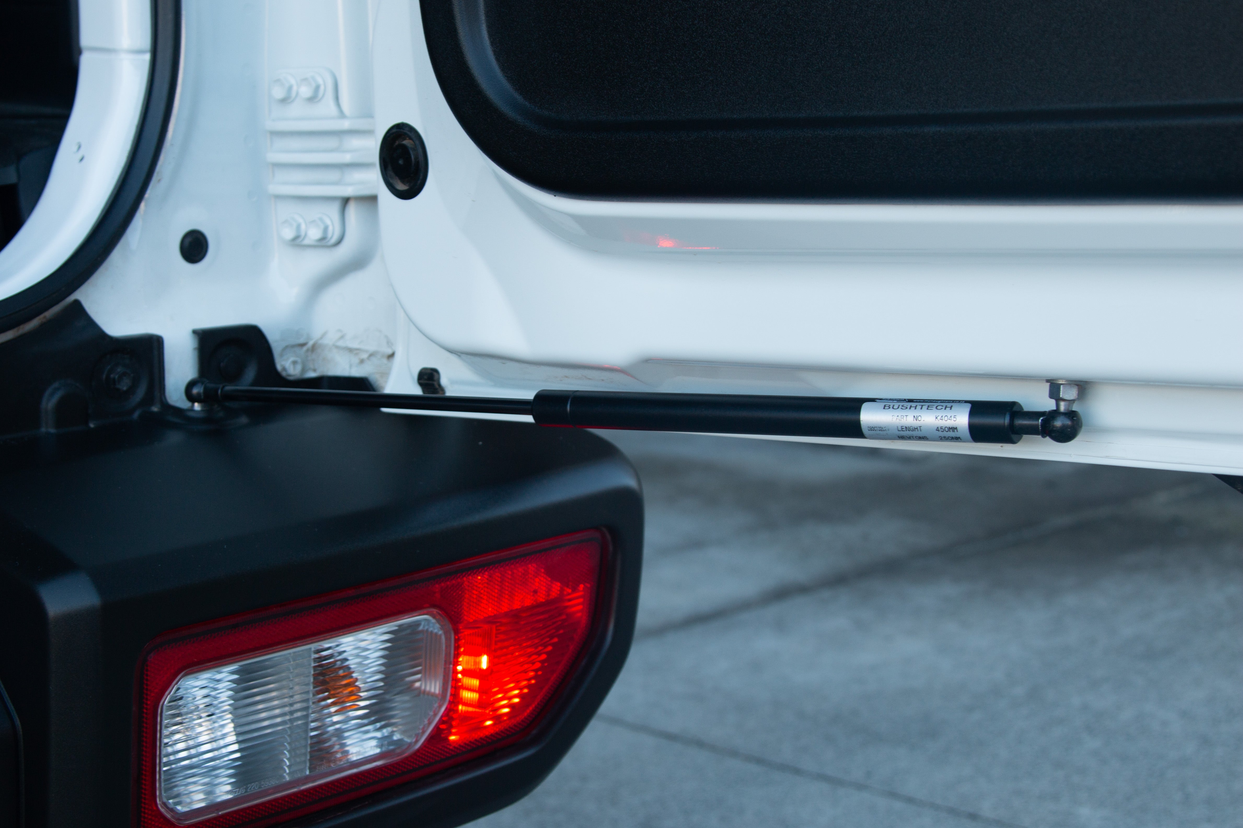 BUSHTECH Rear Tailgate Gas Strut (Jimny Models 2018-Current XL 5-Door, GLX & Lite 3-Door)